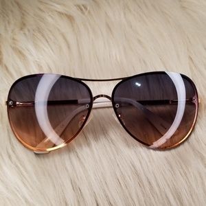 Tahari sunglasses